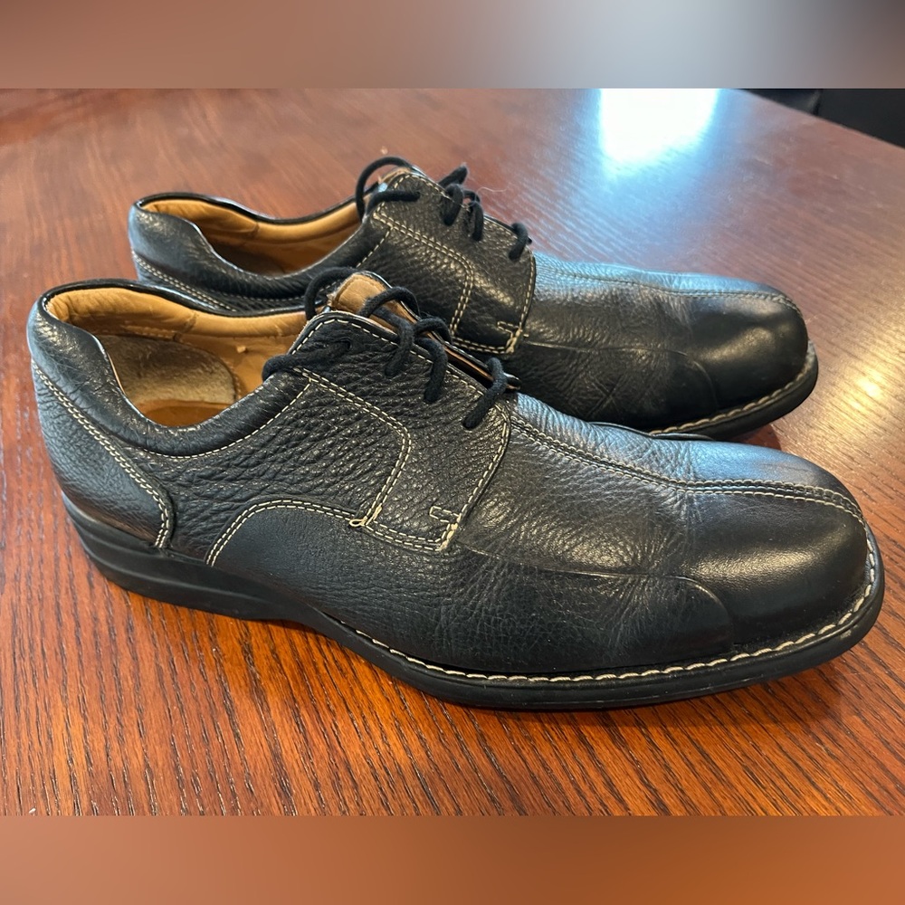 Johnston and Murphy Black Dress Shoes size 9.5